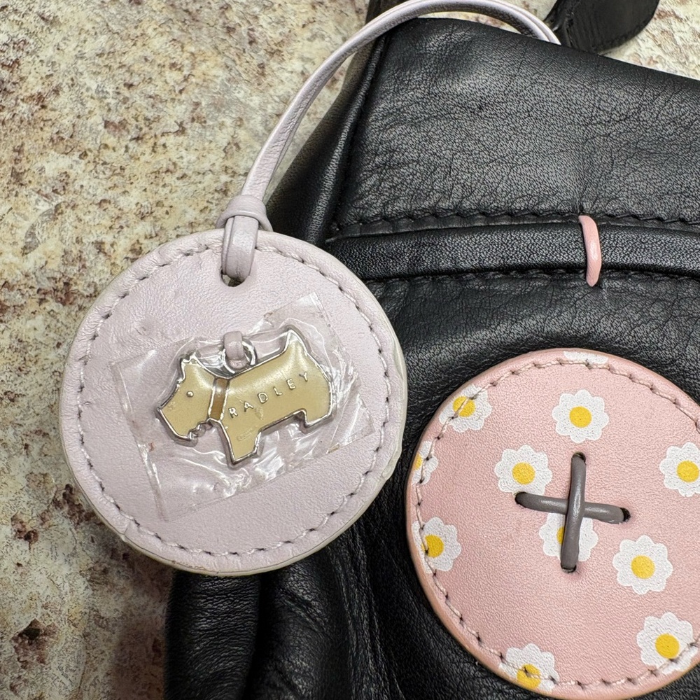Radley London bag with cute button accents 
Hang Tag
Original dust cover - Picture 2 of 11